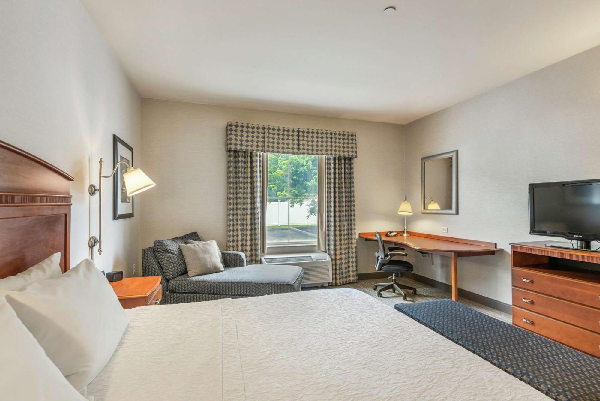 Hampton Inn & Suites Mystic Buitenkant foto