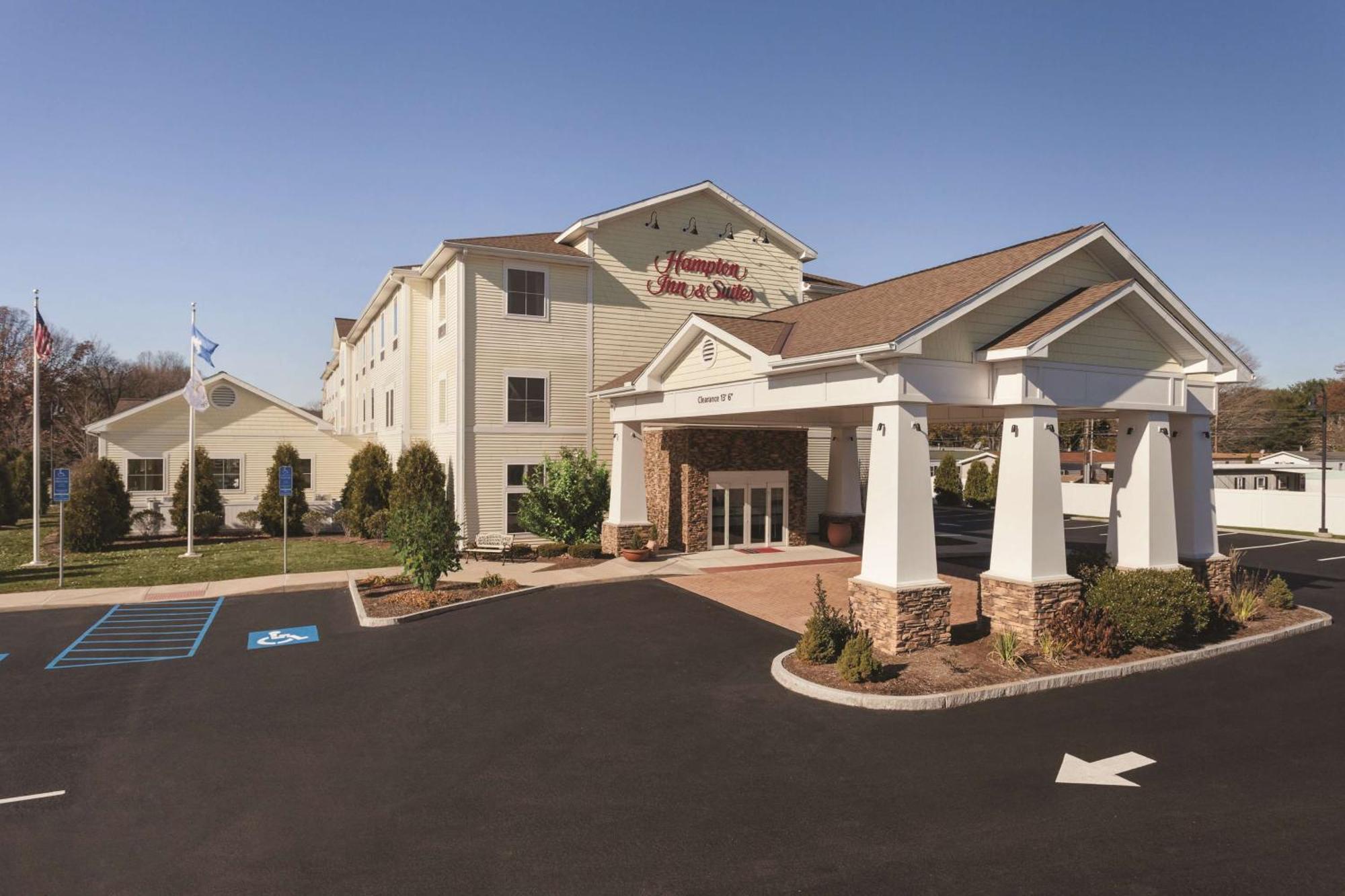 Hampton Inn & Suites Mystic Buitenkant foto