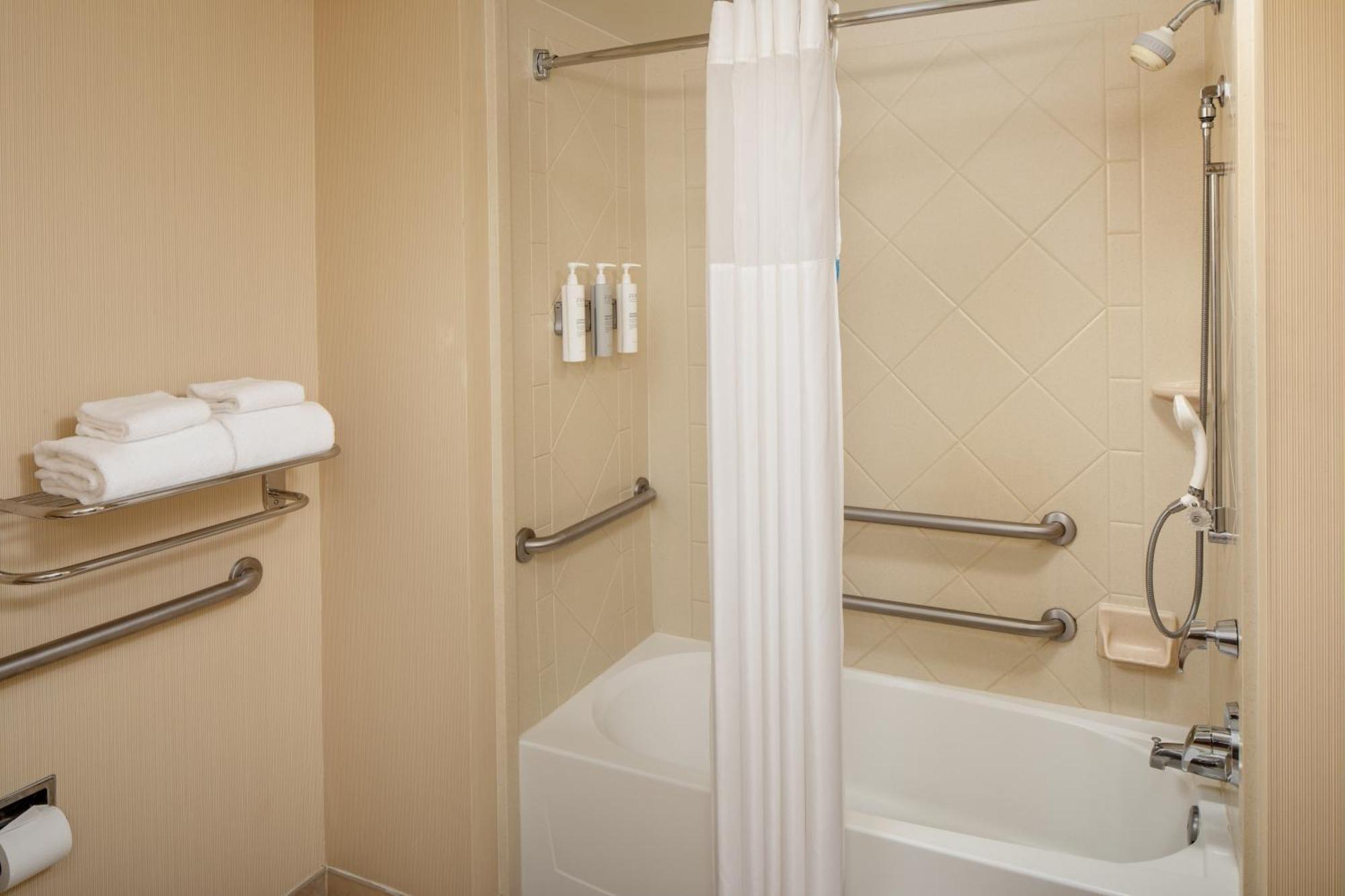 Hampton Inn & Suites Mystic Buitenkant foto