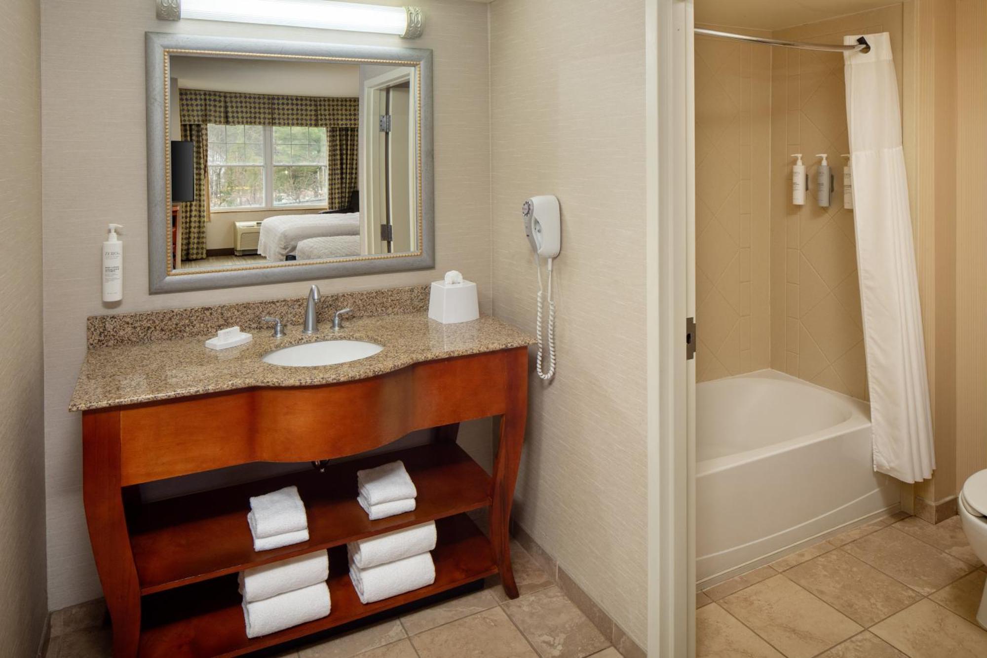 Hampton Inn & Suites Mystic Buitenkant foto