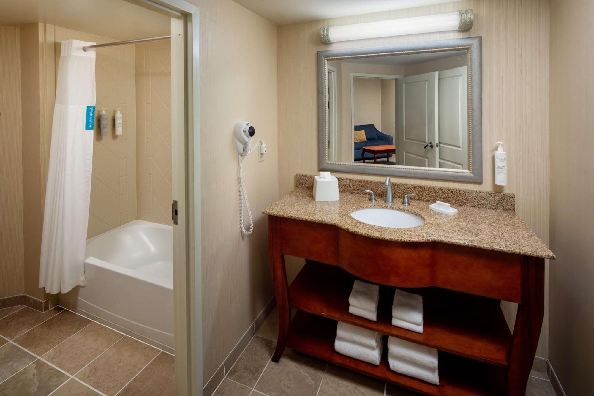 Hampton Inn & Suites Mystic Buitenkant foto